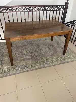 Dining table طاولة طعام