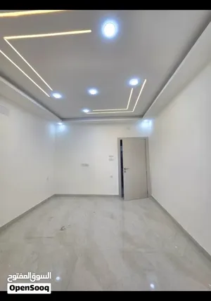 للبيع شقه بناء جديد لم تسكن طابق ثاني فوق الارضي مباشره سوبر ديلوكس