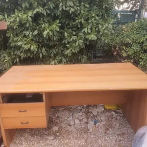 مكتب بحالة جيده