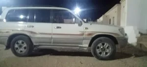 لاندكروزر موديل 2003فل كامل ابيض مواصفات خليجيه بدون جمارك للبيع مستعجل تواصل وتساب