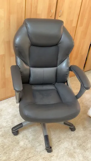 كرسي مكتب جلدي فاخر / كرسي مدير (Executive Office Chair)