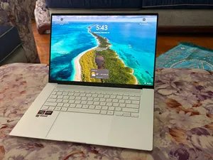 ASUS Zenbook S16