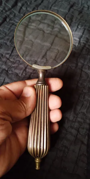 عدسه مكبره نحاس فآخر قديم بسعر مغري
