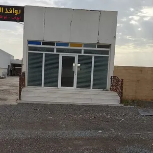 مبنى صناعي على أرض صناعية للبيع في صناعية المعمورة.