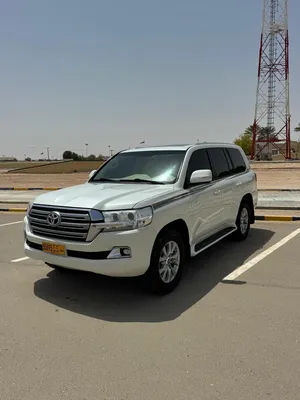 Used Toyota Land Cruiser in Al Dakhiliya
