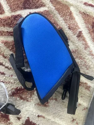 غطاء للسيكل ومثبت سرعة وشنطة هاتف ومنفاخ للتاير يمكن تأخذها جميعا أو مفرقة جديدة