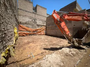 مستعدون لتنفيذ جميع اعمل الهدم والحفر والترميم