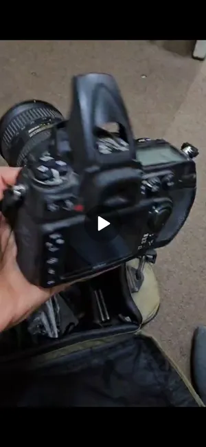 كاميرا نيكون D300