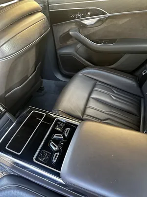 Executive Luxury Sedan Private Sale سيارة Audi A8 55 TFSI quattro موديل 2020 بمواصفات مميزة وحالة