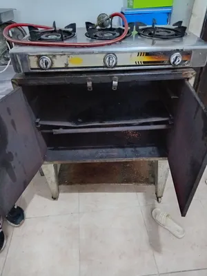 فرن غاز عربي +طباخ ثلاث عيون بس15دينار