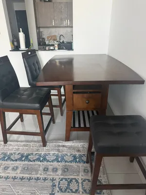 Original wood. Dinning table with three portable chairs