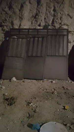 أبواب حديد