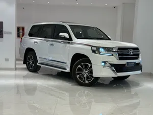Used Toyota Land Cruiser in Muscat