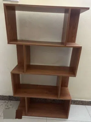 رفوف مكتبة ارضية
