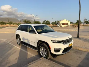 Used Jeep Grand Cherokee in Dhofar