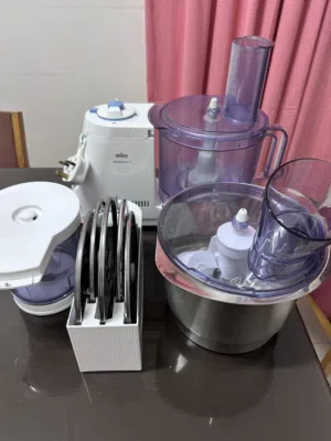 محضرة طعام نوع براون وعصارة فواكة نوع مولينيكس حجم XXL