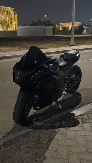 للبيع Gxsr 1000 موديل 2016