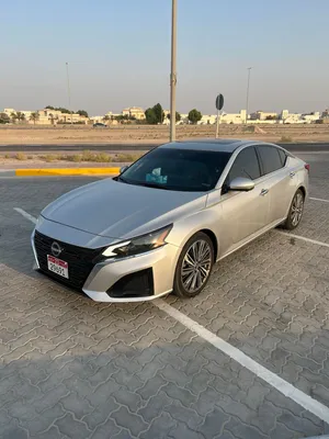 للبيع نيسان التيما 2023SL وراد امريكا