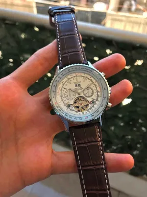 ساعة برتلينج Breitling تعمل بحركة اليد اوتوماتيك مكينة ياباني ذات خزان طاقة جلد طبيعي مختوم ب