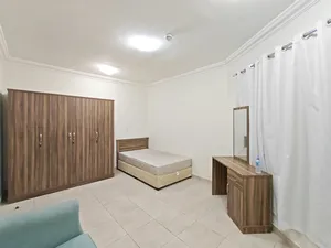ROOMS AVAILABLE NAJEMA ONE PERSAN ROOM BILLS INCLUDING FREE WIFI AVAILABLE NOW READY MOVE