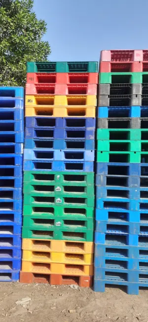 Second-Hand Plastic Pallets/ Plastic Pallets In UAE