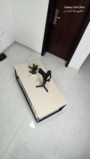 طاولة قهوة coffee table طاولة وسط طقم جلوس مجلس جلسه center . رخام استيل تقديم استقبال وسط reception