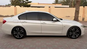 بي ام دبليو الفئة 3 موديل 2018 صالون سيدان لون أبيض بحالة ممتازة