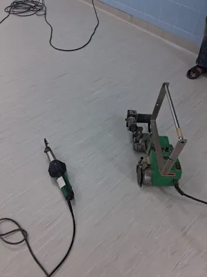 vinyl flooring installer available