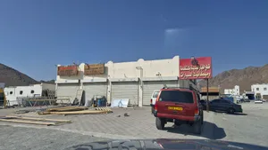 ورش صناعية ومخازن