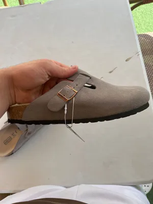 بيركن ستوك Birkenstock استعمال 0 يوم جديد مقاسه 43 لون رمادي بحاله الجديد بدون كرتون
