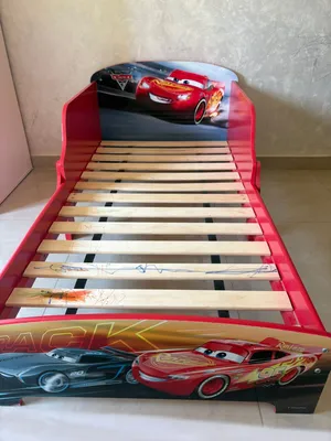 سرير اطفال في حالة ممتازة