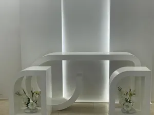 طاولات خشبية فاخرة للبيع