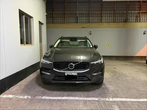 Volvo XC60 2023 - Low Milage 18,000KM only - For Sale