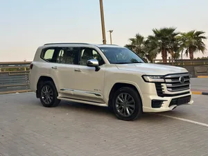 Used Toyota Land Cruiser in Sharjah
