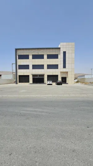 للايجار مصنع ،مبني صناعي مميز في المسفاه تشطيباته وتجهيز راقي موقع مميز-Industrial Building for Rent
