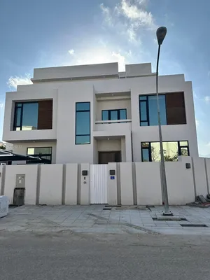 فيلا فخمة وراقية للبيع الموقع : بوشر مقابل مستشفى السلطاني في المنطقه الي خلف مجمع صحي بوشر وقريب
