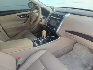 Nissan Altima 3.5 سيدان 5 راكب
