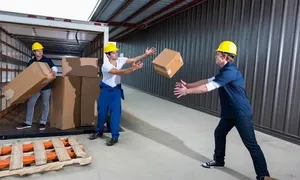 عمال شحن وتفريغ السلع loading & Unloadin Staff