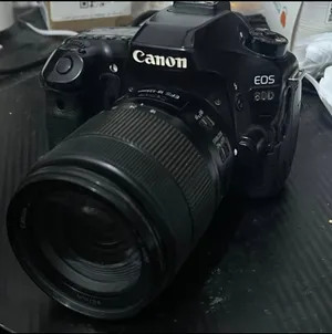 للبيع Canon EOS 80D + عدسة 18-135mm Nano USM