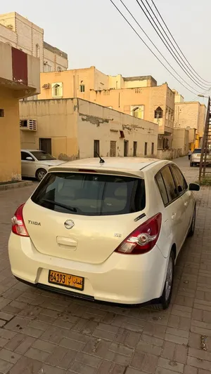 Nissan tida 2009 model