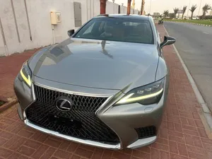 Used Lexus LS in Sharjah