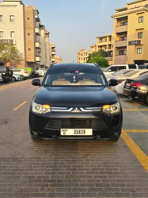 ميتسوبيشي أوتلاندر 2014 بحالة جيدة