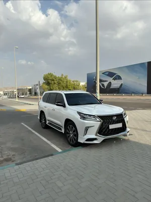 لكزس LX 570 سيجنتشر سبورت 2018 مالك أول خليجي صيانة كاملة في الفطيم السعر: 225,000 درهم