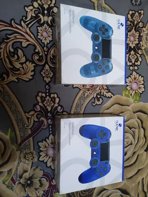 يد سوني 4 .