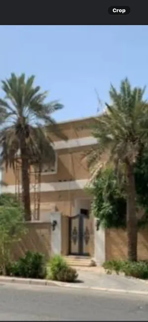 1000 m2 More than 6 bedrooms Townhouse for Sale in Kuwait City Khaldiya