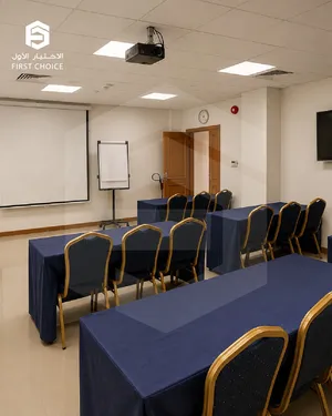 بنايه سكني تجاري(استخدام تجاري للبيع في قلب حي المال والاعمال (CBD) فرصه استثمارية مميزه