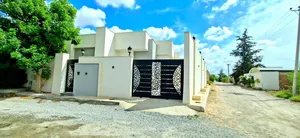 170 m2 3 Bedrooms Townhouse for Sale in Tripoli Ain Zara