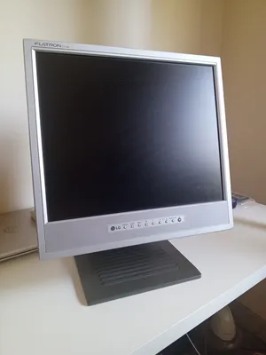 شاشة ال جي 17 بوصة مربعة LG Flatron L1710M مع سماعات مدمجة