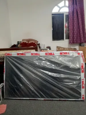 40 inch LED tv for sale company LG price 75 rial discount have 2 year used condition is good