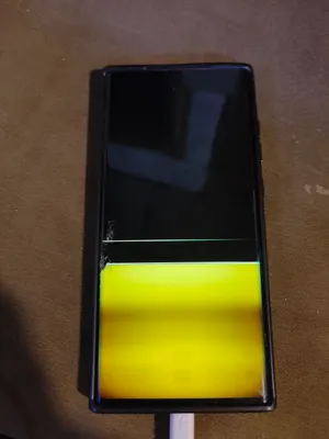 مطلوب مطلووب شاشه سامسونك  S22Ultra مستخدم او مال فتح المهم اصليه بسعر مناسب